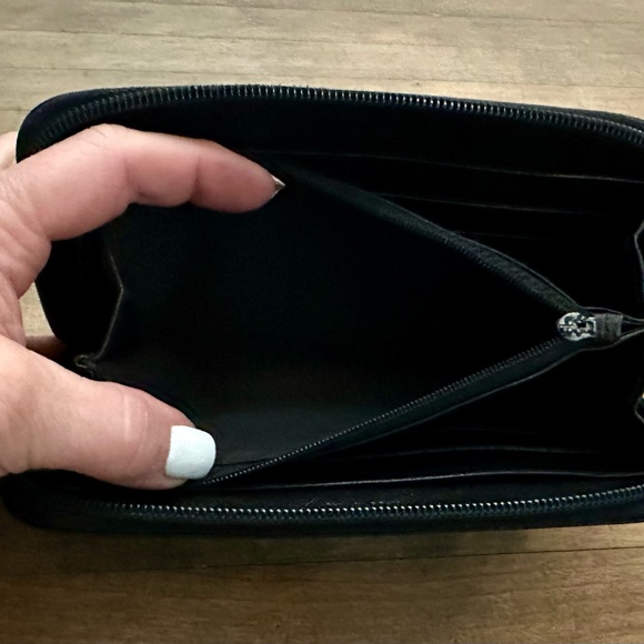 Prada Black Saffiano Leather Zip Around Wallet EUC - Picture 9 of 12